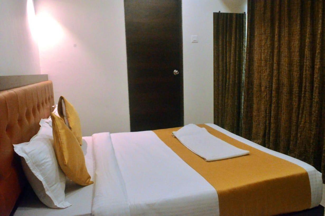 The Best Hotel Мумбаи Экстерьер фото
