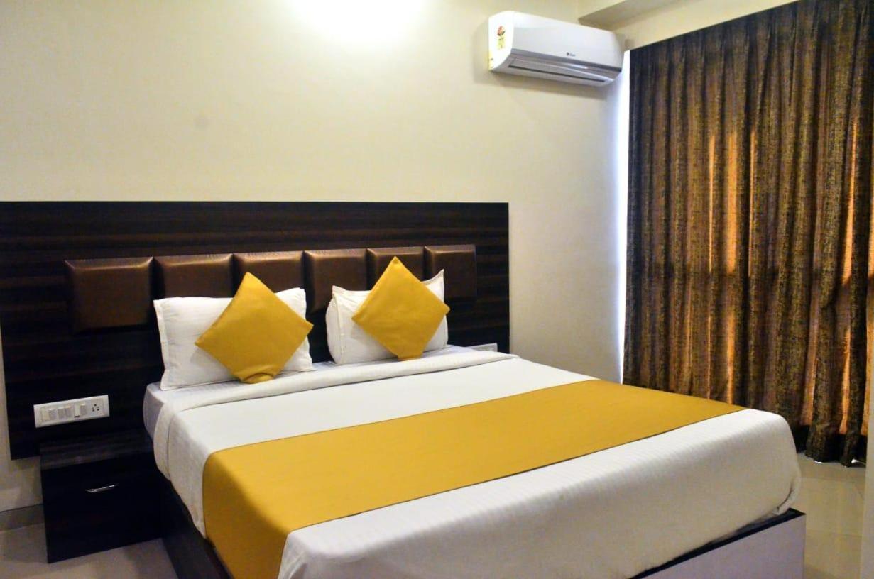 The Best Hotel Мумбаи Экстерьер фото