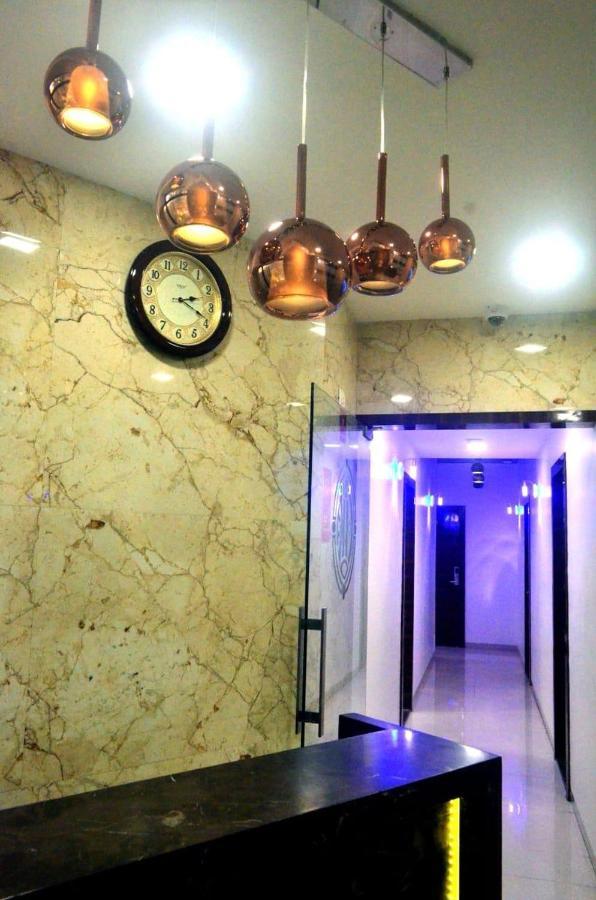 The Best Hotel Мумбаи Экстерьер фото