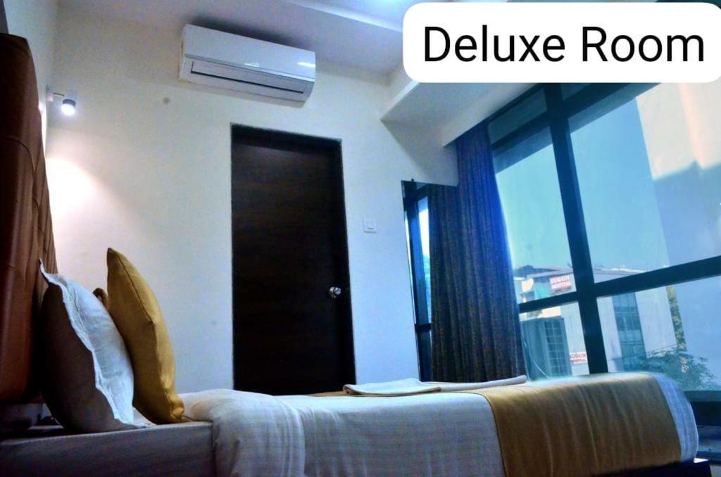 The Best Hotel Мумбаи Экстерьер фото
